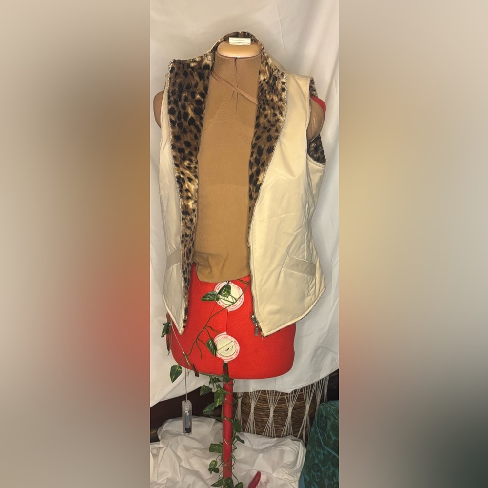 Susan Bristol Cream Vest with Leopard Print Lining